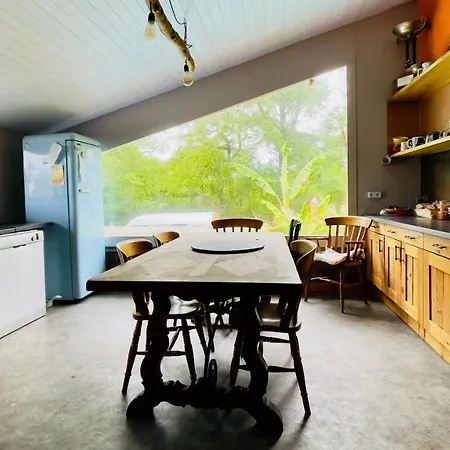 Carwyns Surf House Hostel
