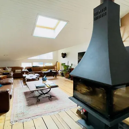 Carwyns Surf House *