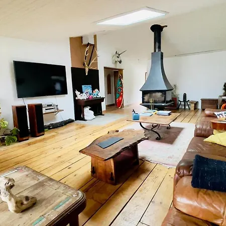 Carwyns Surf House Hostel