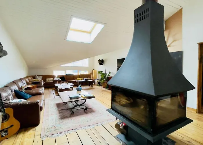Carwyns Surf House *