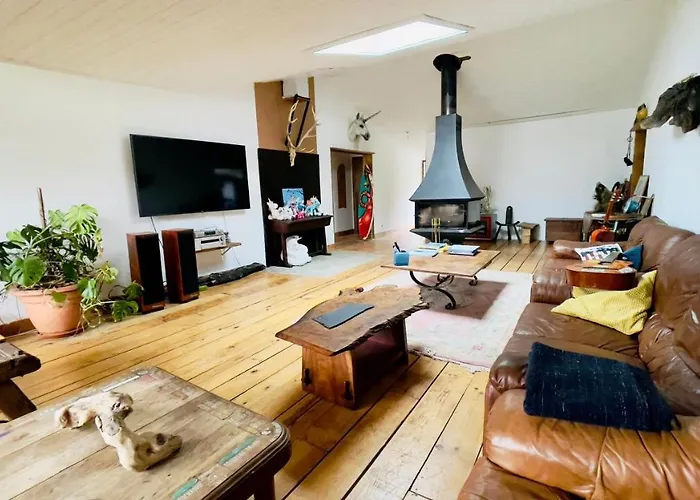 Carwyns Surf House Hostel